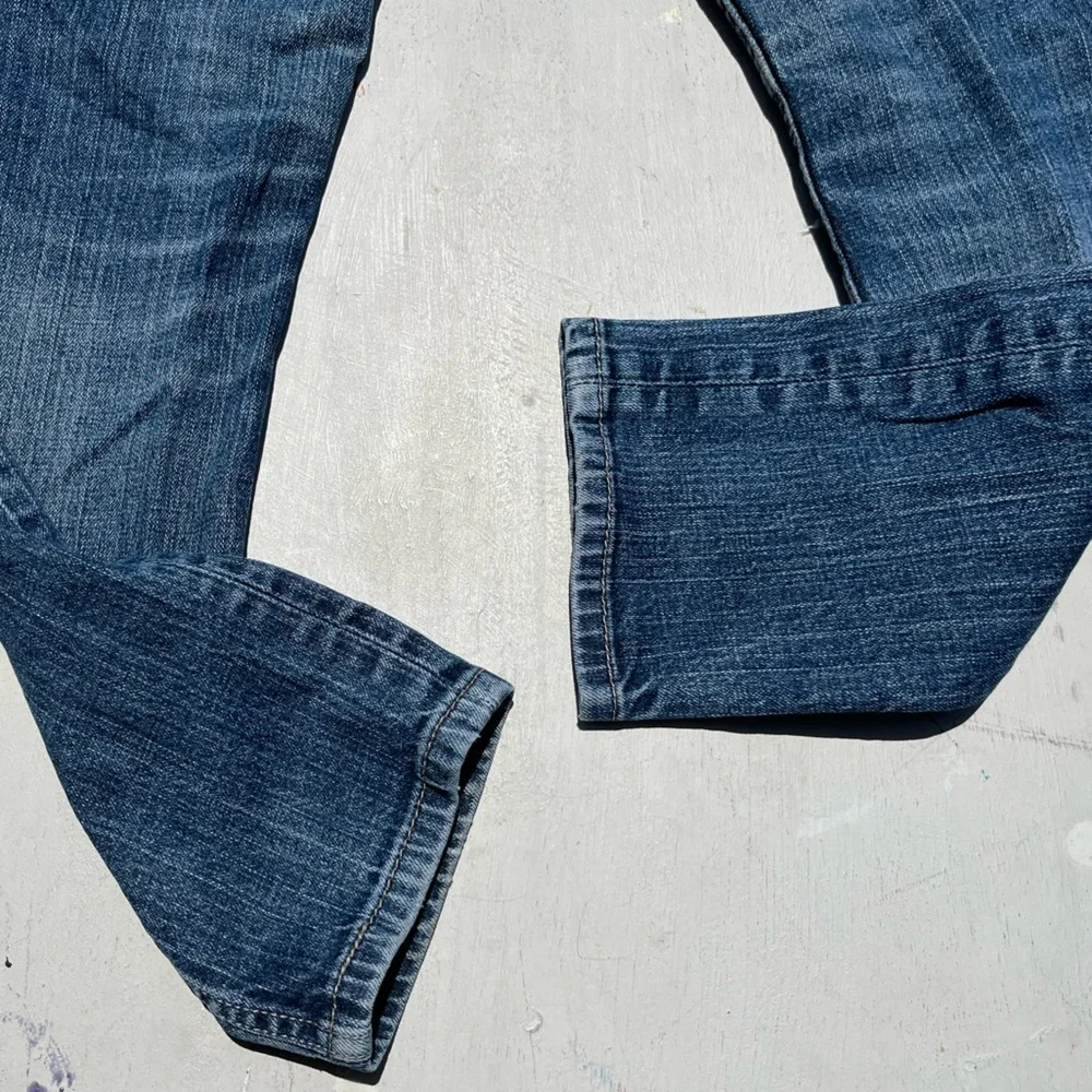 Men’s Levi's 511 Jeans Blue 30x30 Athletic Slim Whiskers Fade Distressed Knee‎